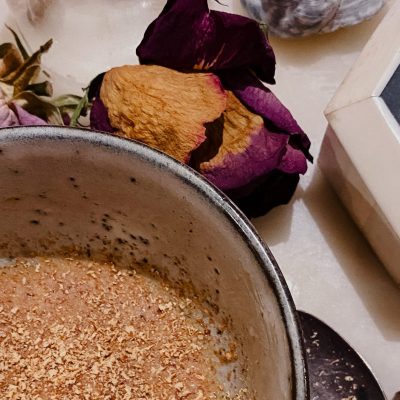 Ayurvedic Face Mask: Pitta Cooling with Milk and Spice